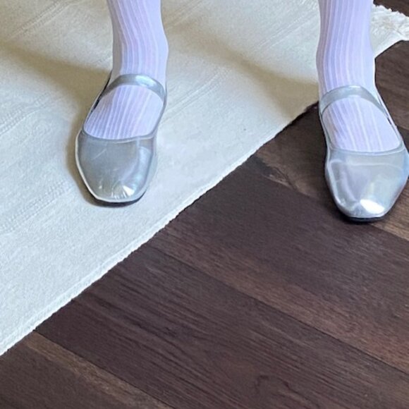 Silver women’s size 10 flats - Picture 6 of 9